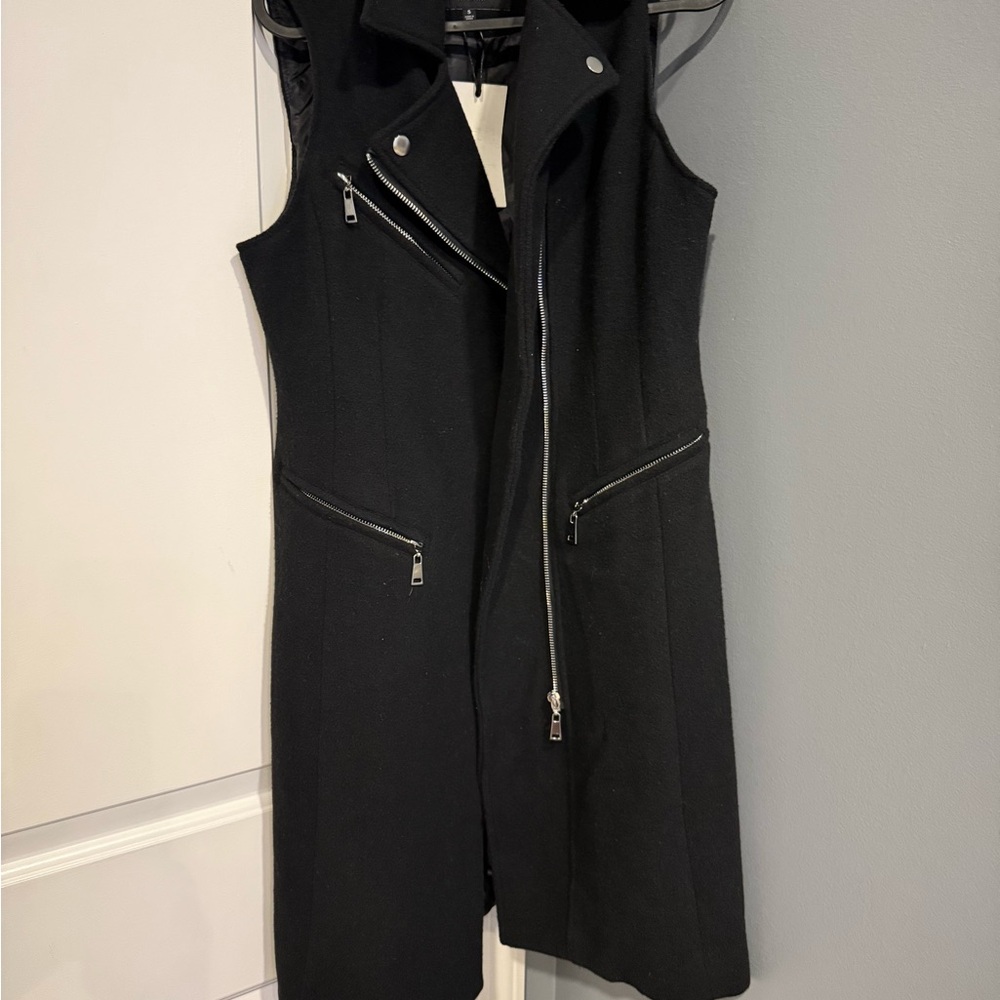 NWT: 7 For All Mankind Black Zipper vest